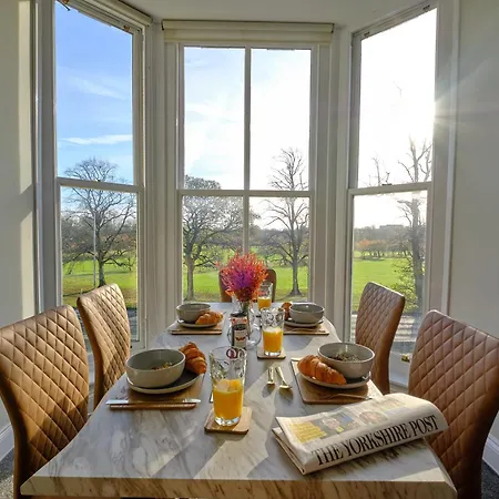 アパート F1 Team Flat - 4 Separate Beds - Parking & 1gb Wifi *