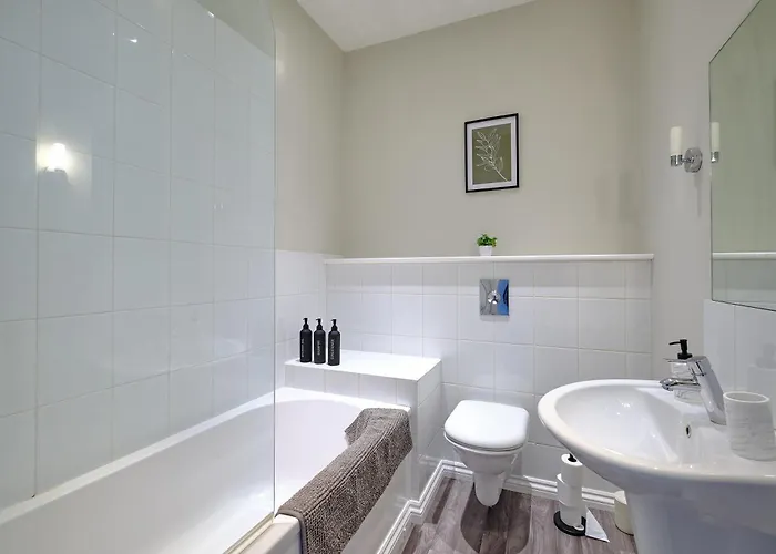 F1 Team Flat - 4 Separate Beds - Parking & 1gb Wifi Харрогейт