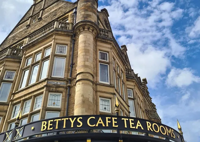 F1 Team Flat - 4 Separate Beds - Parking & 1gb Wifi * Харрогейт