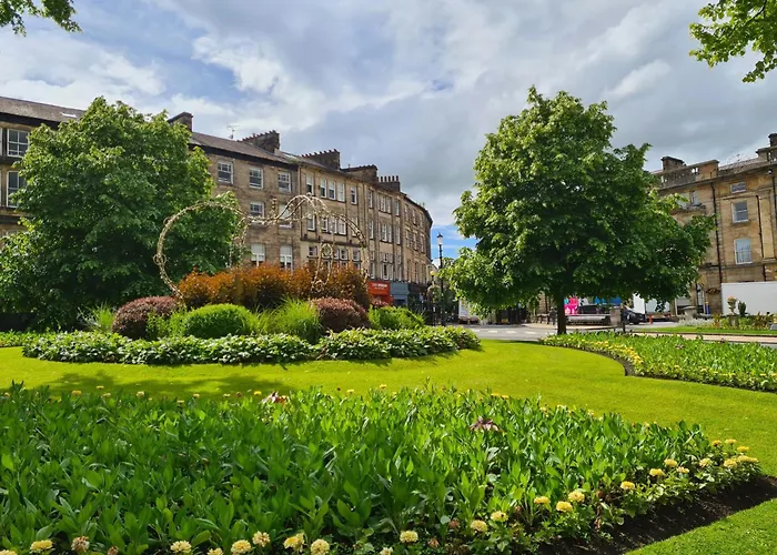 F1 Team Flat - 4 Separate Beds - Parking & 1gb Wifi Апартаменты *