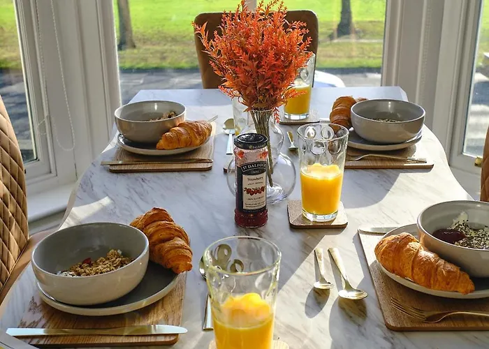 F1 Team Flat - 4 Separate Beds - Parking & 1gb Wifi * Харрогейт